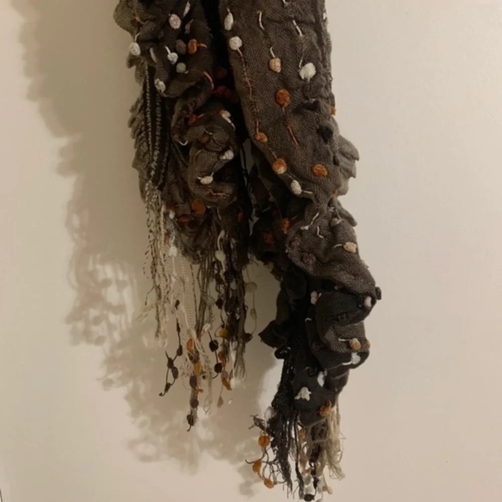 Brown Orange and White Stringy Scarf‎